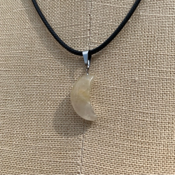 Handmade Genuine Stone Moon Amulet Necklace - Picture 11 of 12